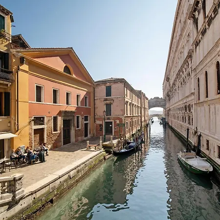 Residenza Tiziana Lägenhet *